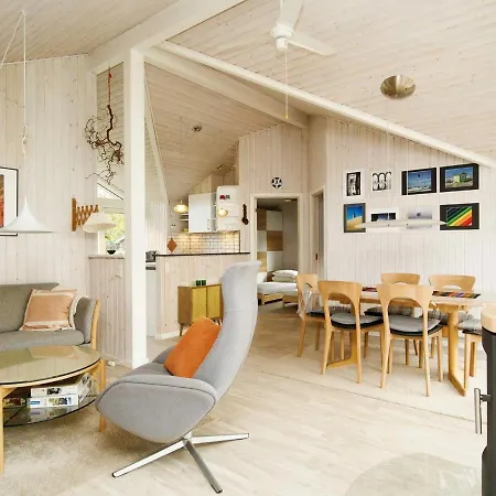 Iv Hotel 3*